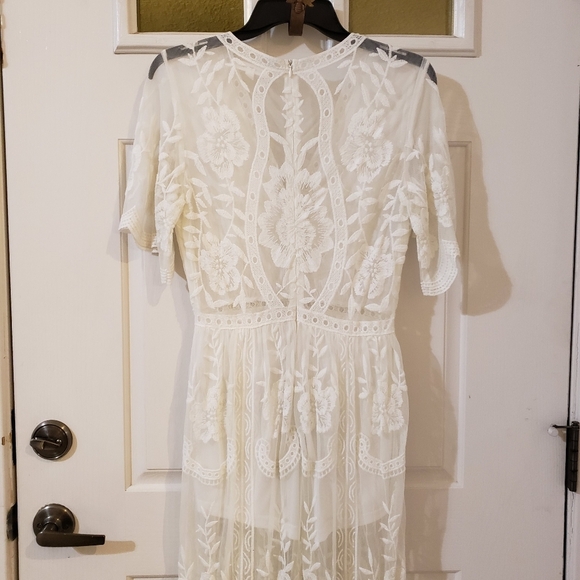 Honey Punch Lace Romper size Medium - Picture 6 of 12
